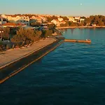 Peaceful 30 Meters From Sea! Apartman Zadar
